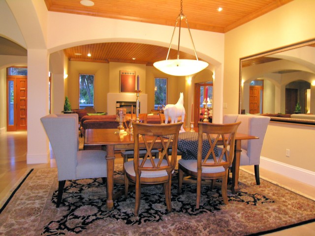 Dining Dining
